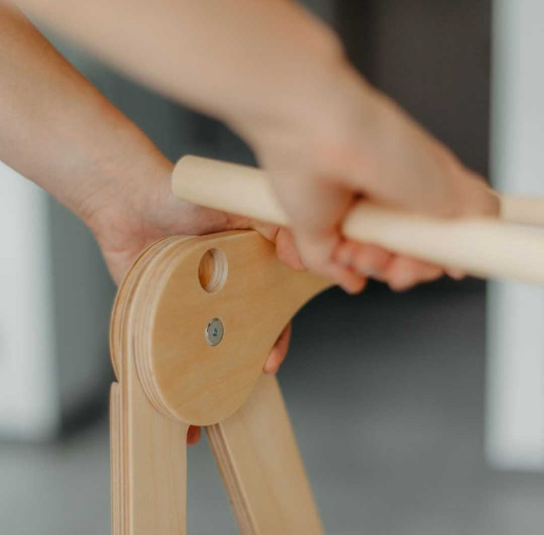 Irrotettava apujakkaran etukaide