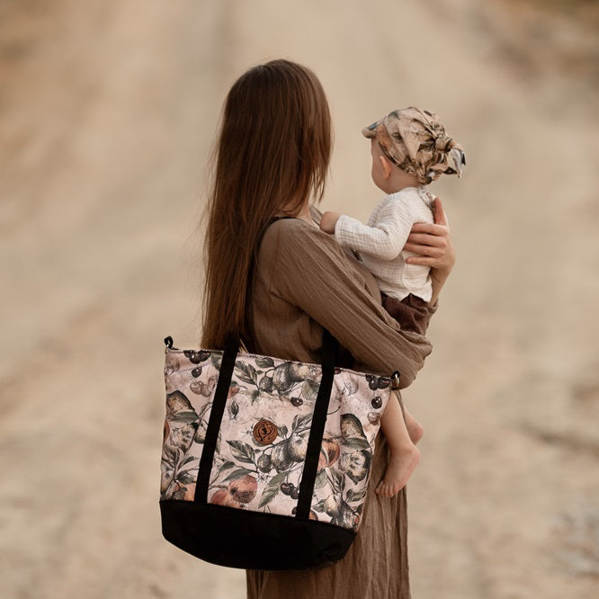 Lasten huivi ja hoitokassi