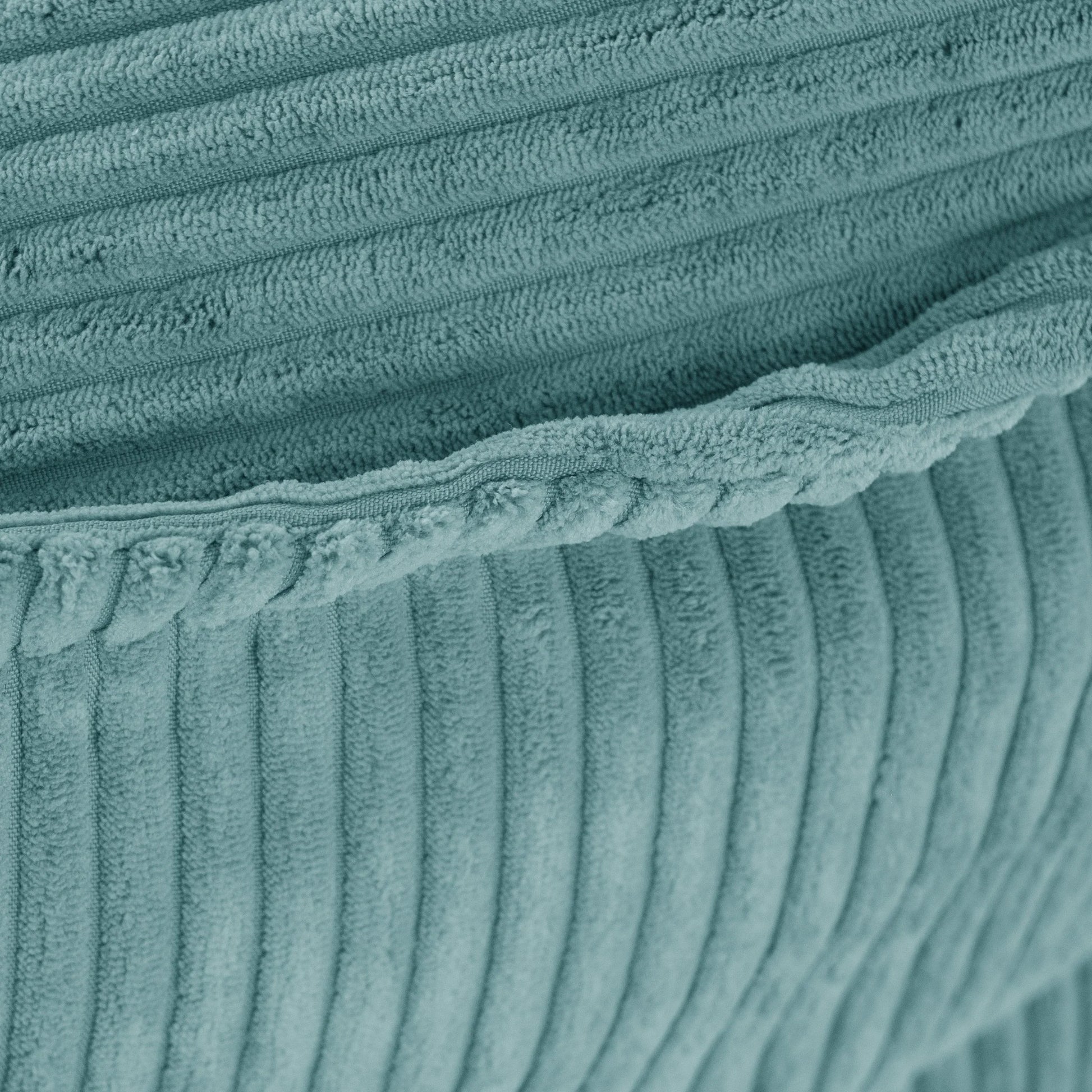 sininen-sakkituoli-samettikangas