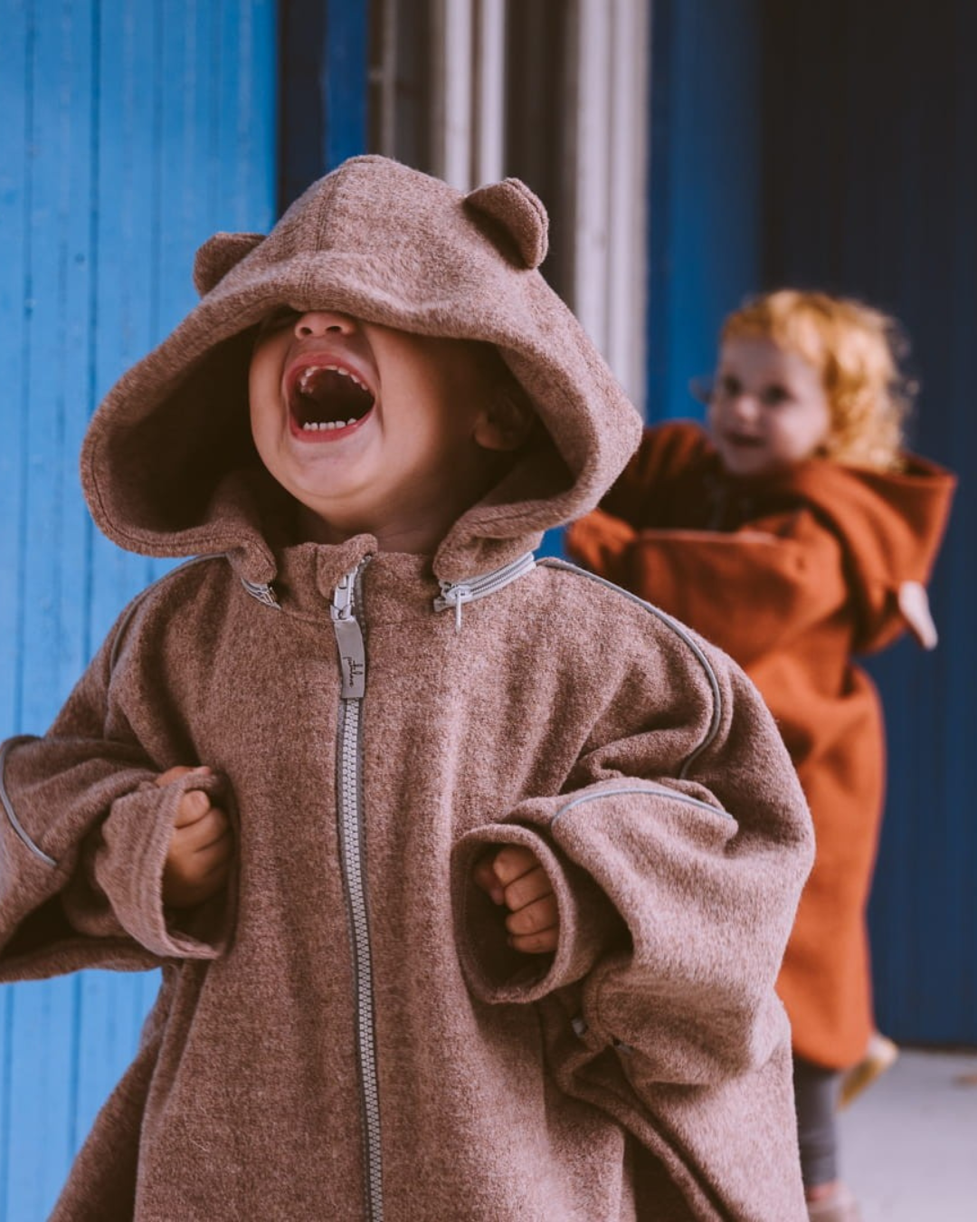 Lasten ulkovaatteet ja turvaistuinviitat