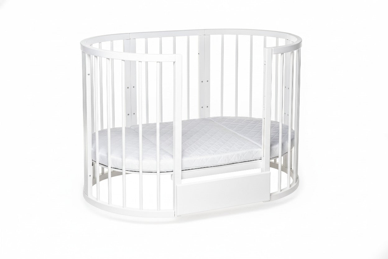 KOTTO Valkoinen pyöreä vauvan sänky patjalla