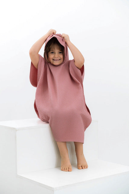 Lasten pyyheponcho vanha roosa