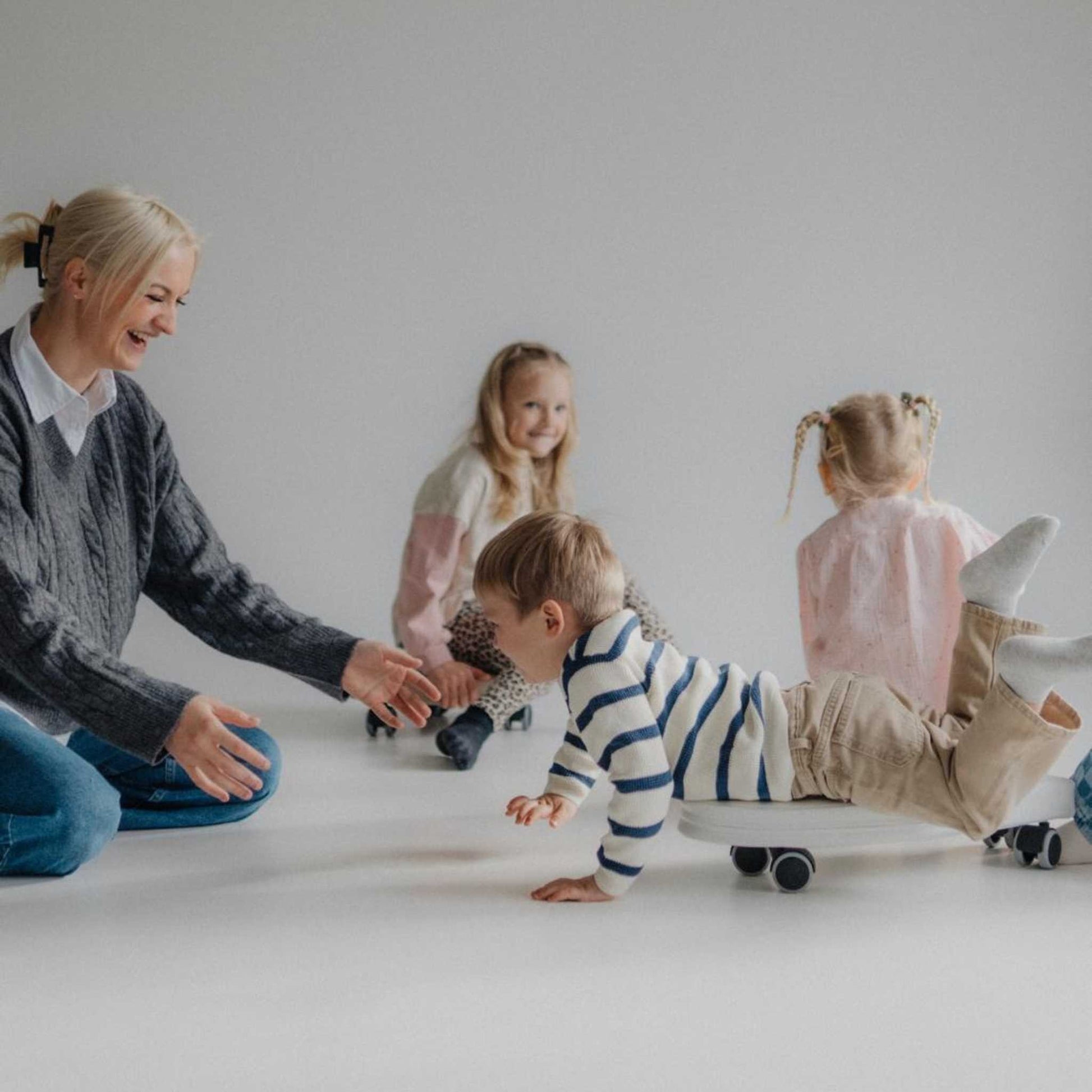 Lasten surffilauta ajolelu-tasapainolelu sisäkäyttöön 