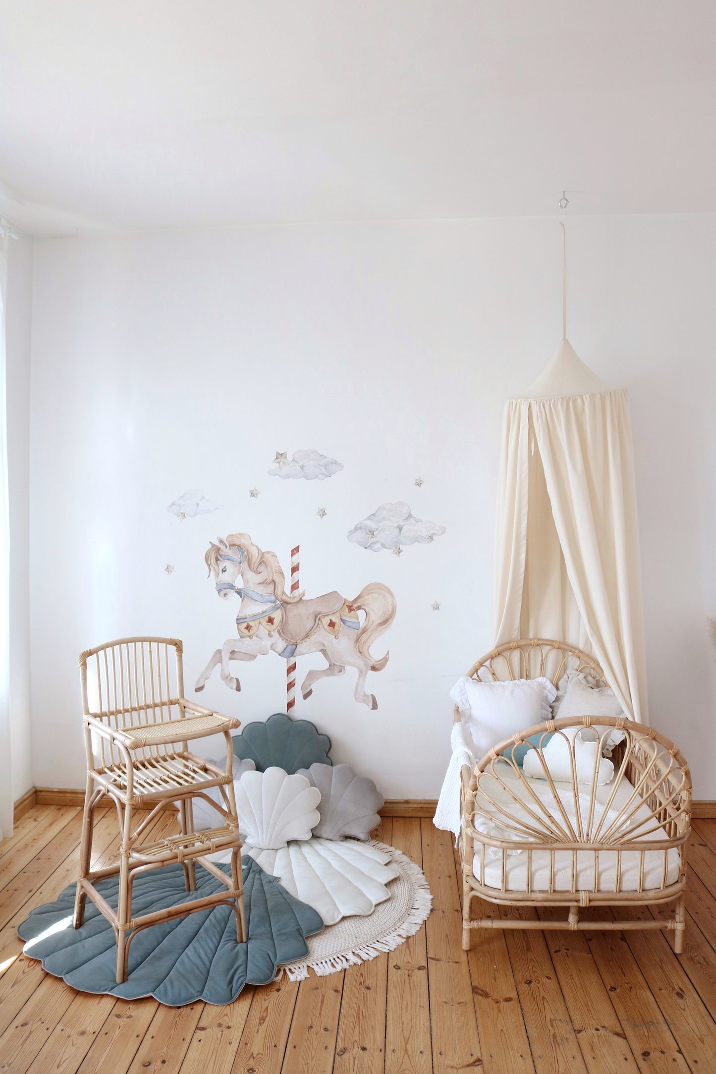 Lastenhuoneen vuodekatos luomupuuvillaa