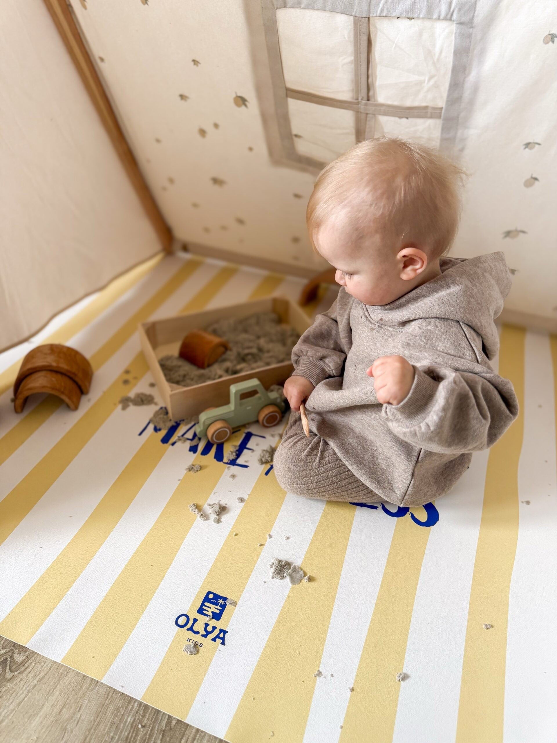 Lattiamatto ruokailuun lapsille, vedenpitävä ja liukumaton lattiasuoja - Wild Citronello