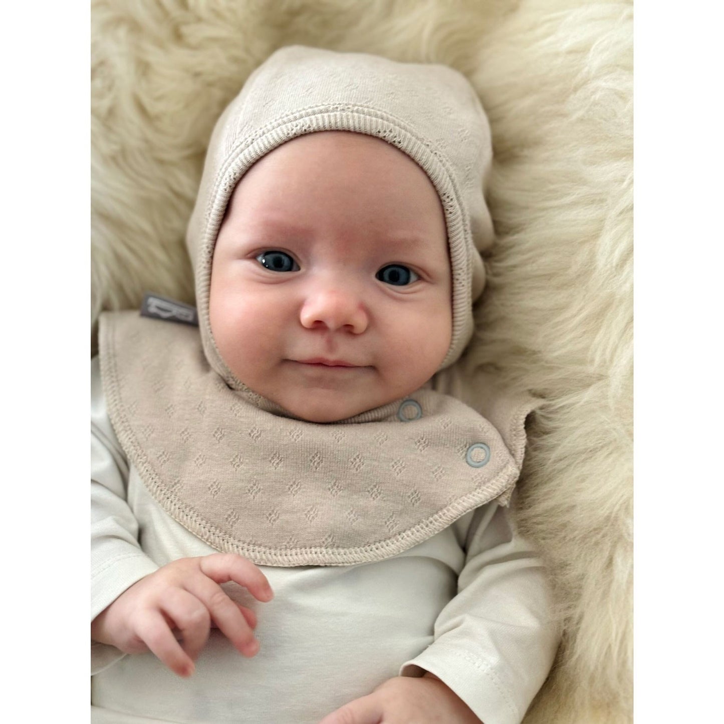 Lenne-Beige vaucan kypärämyssy neppareilla