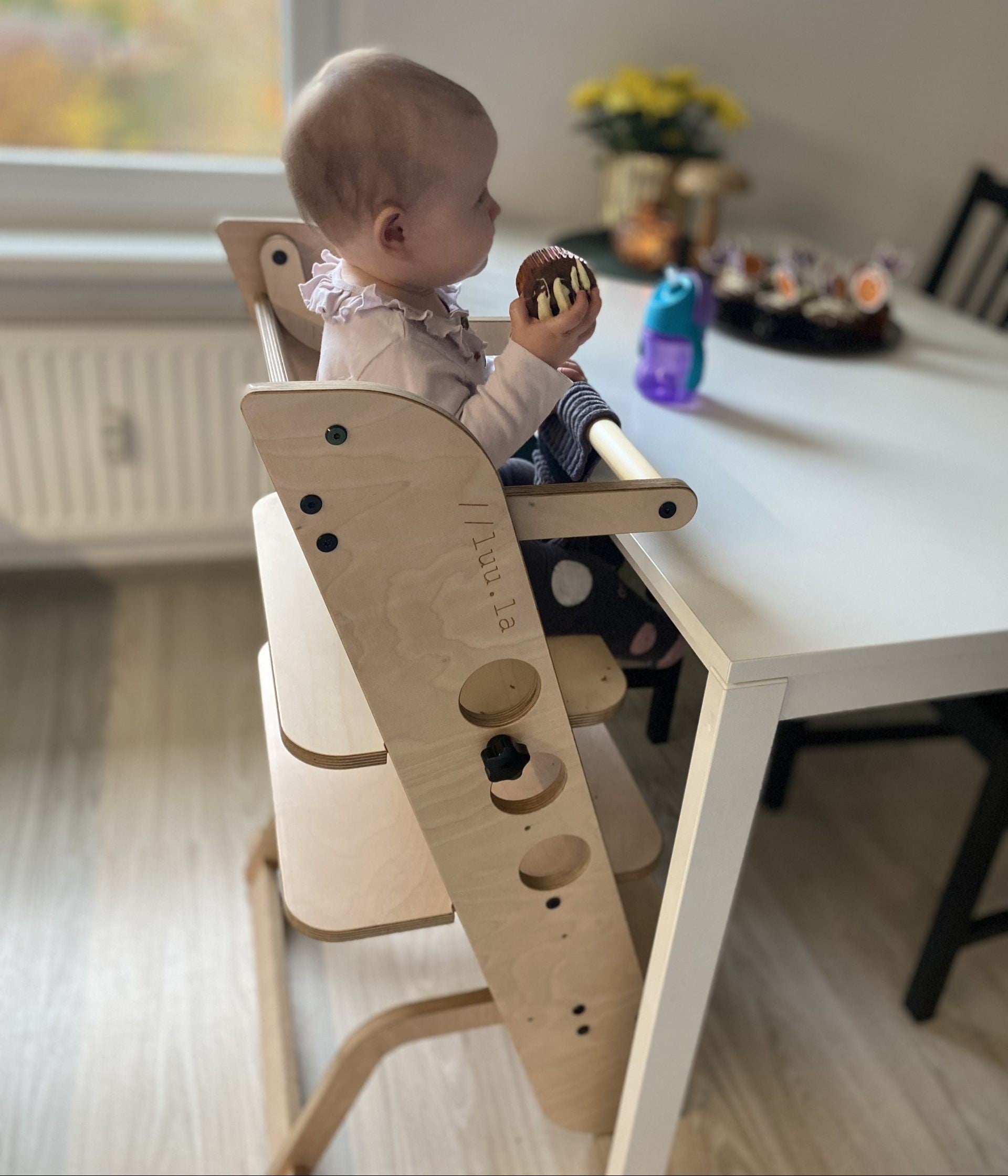 Luula Lasten syöttötuoli ja apujakkara Louis