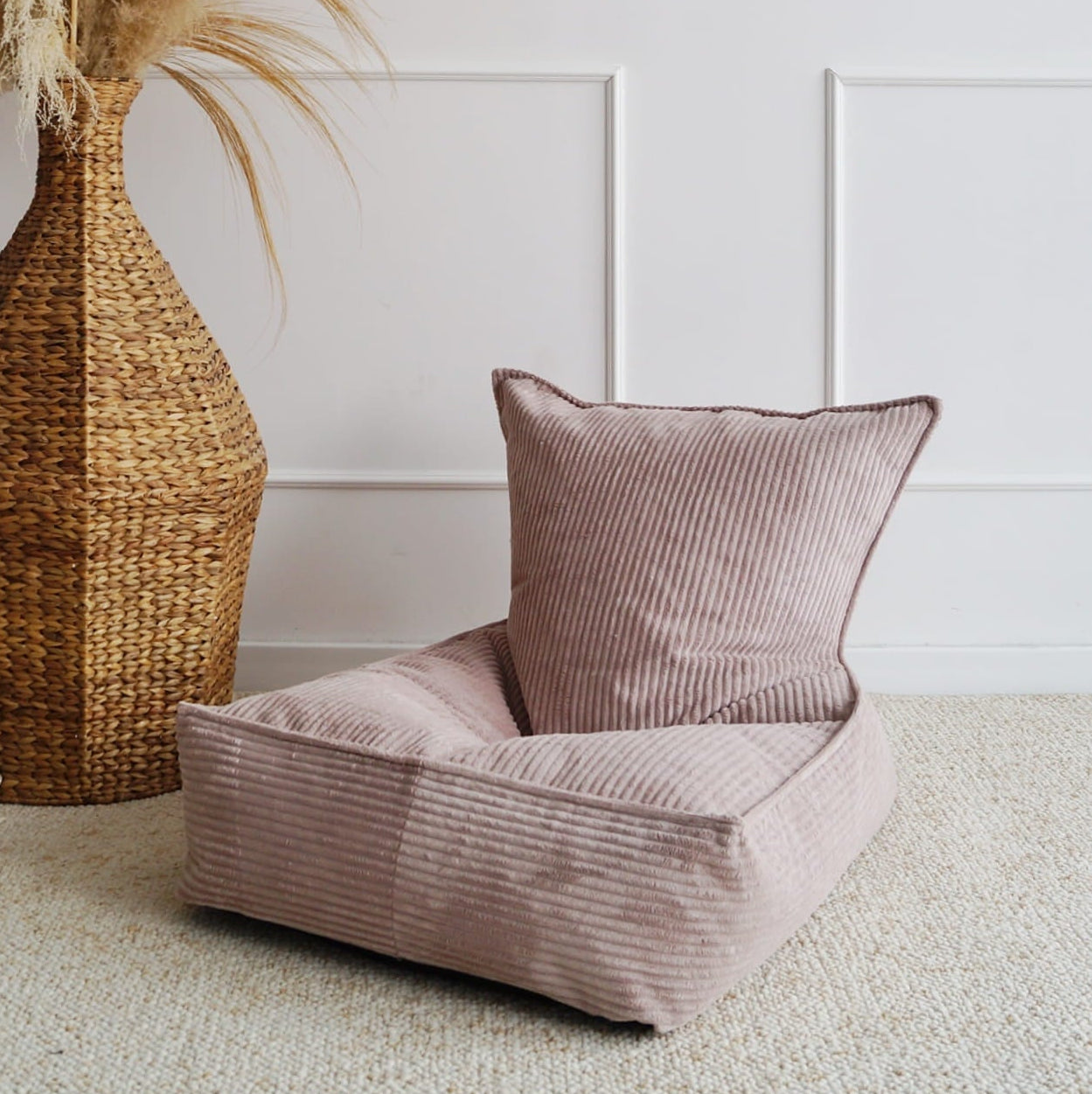 Monio lasten säkkituoli selkänojalla Vaaleanpunainen 