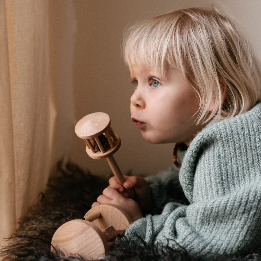 wooden story Puinen vauvan helistin