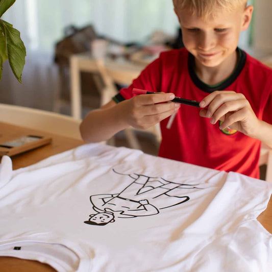 Isänpäivälahja – Väritä oma supersankaripaita, askartelusetti
