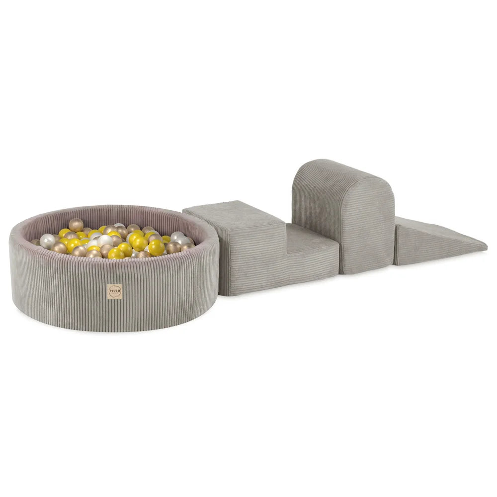 beige pallomeri leikkimoduuleilla