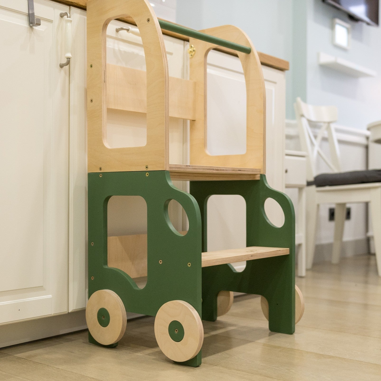 Car Kitchen Helper / Learning Table -apujakkara