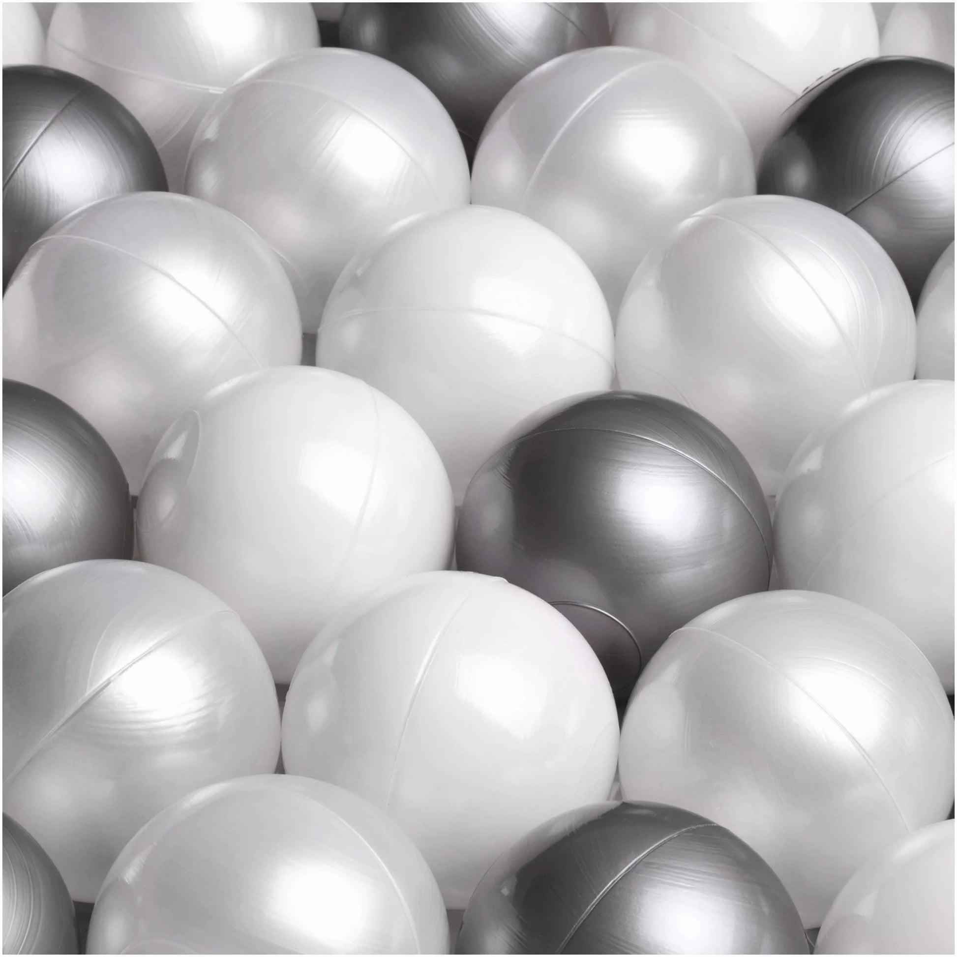 helmi-lapinakyva-hopea-pallomeripallot