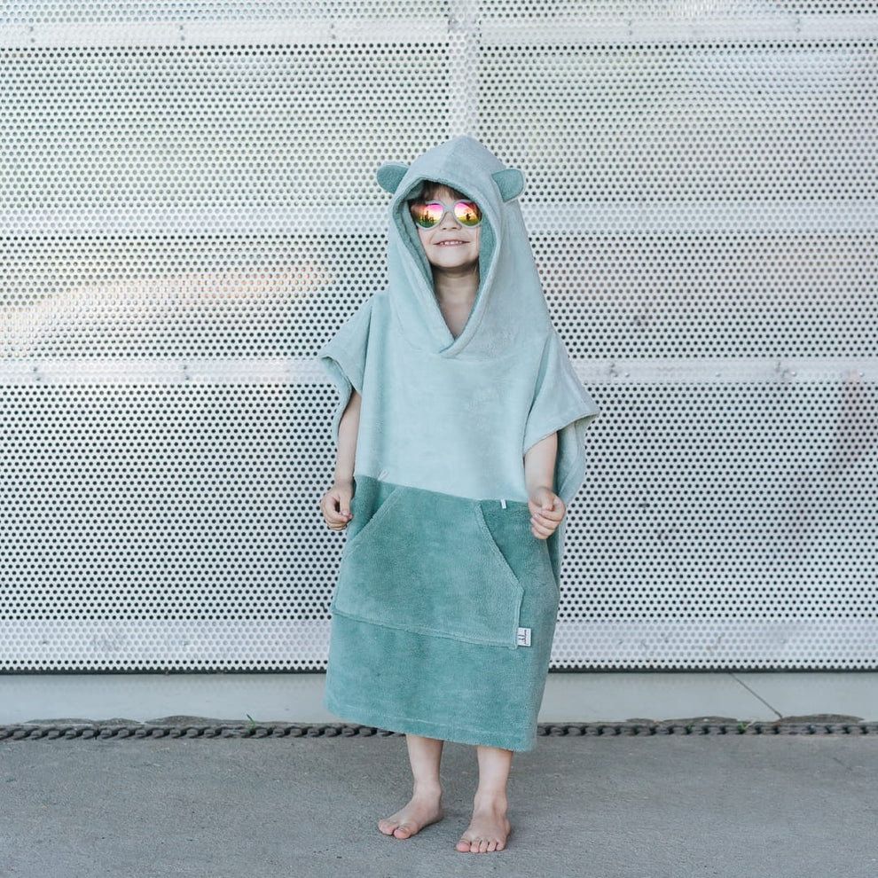 Surfbear Lasten pyyheponcho nallen korvilla - Vihreä | PikkuMuu