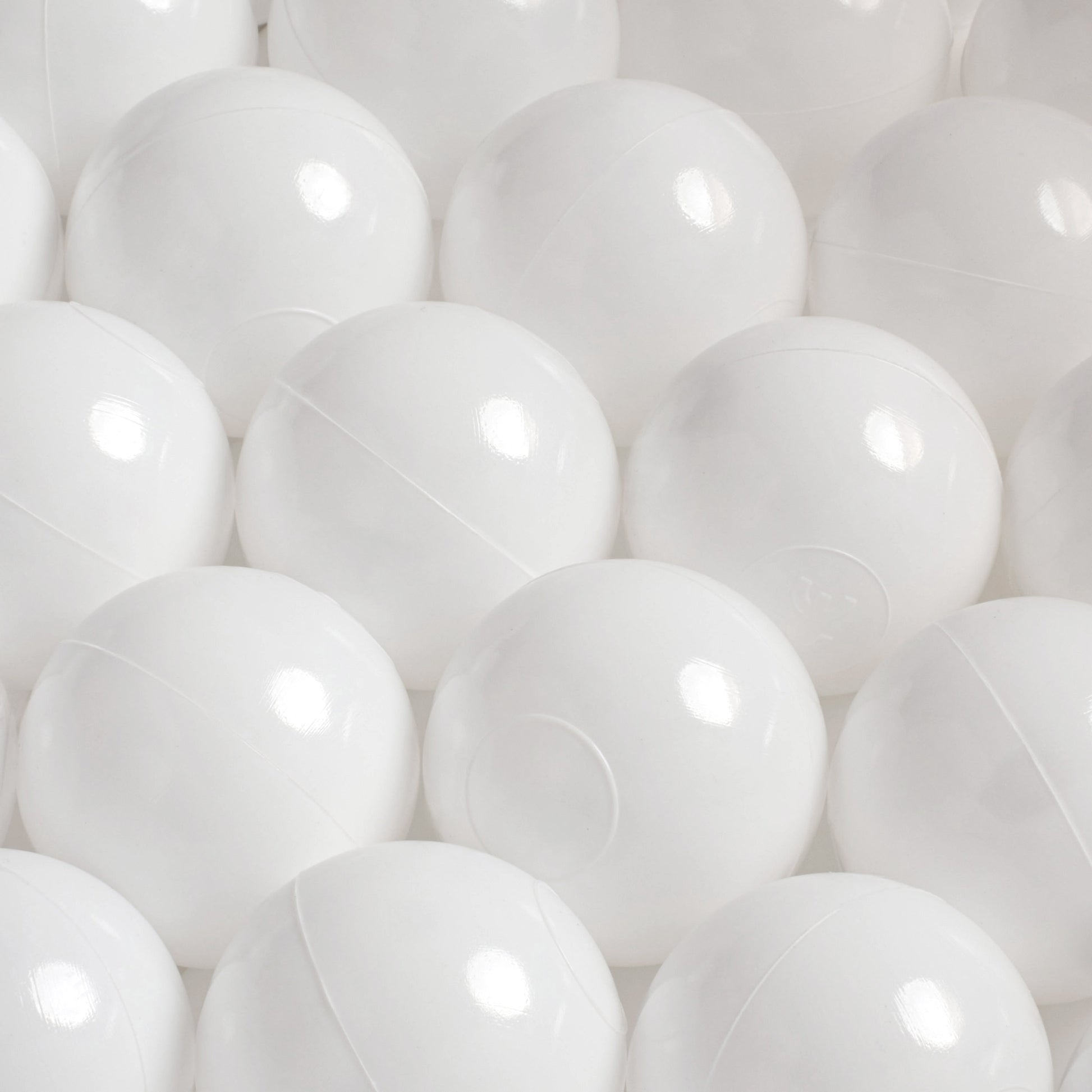 valkoiset-pallomeripallot