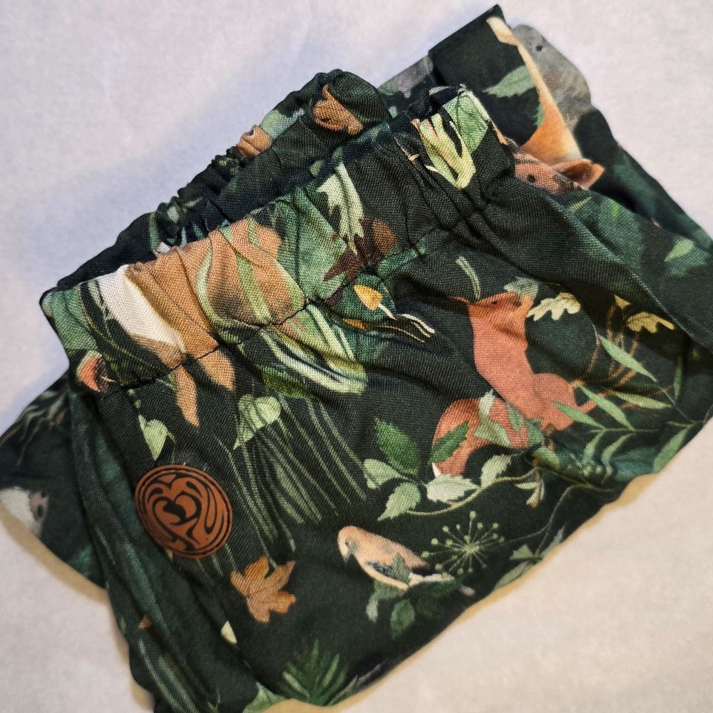 lasten vihreät eläinkuosiset housut bambukankaasta